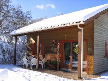 Les Chalets De La Vigne Grande Saint-Floret Exterior photo