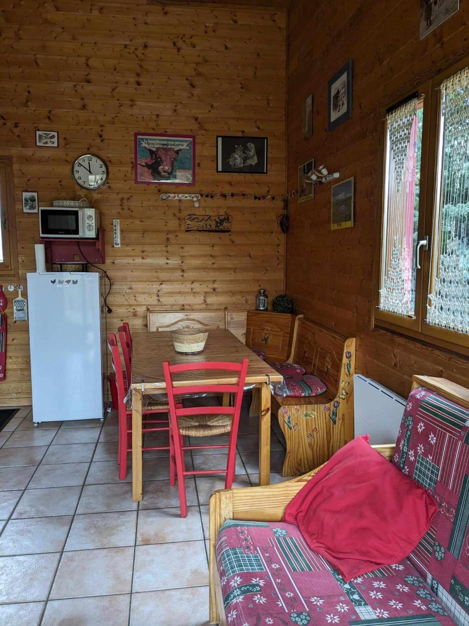 Les Chalets De La Vigne Grande Saint-Floret Exterior photo